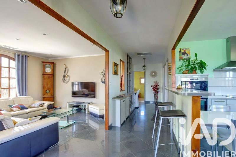 Maison - 96 m² - 5 pièces