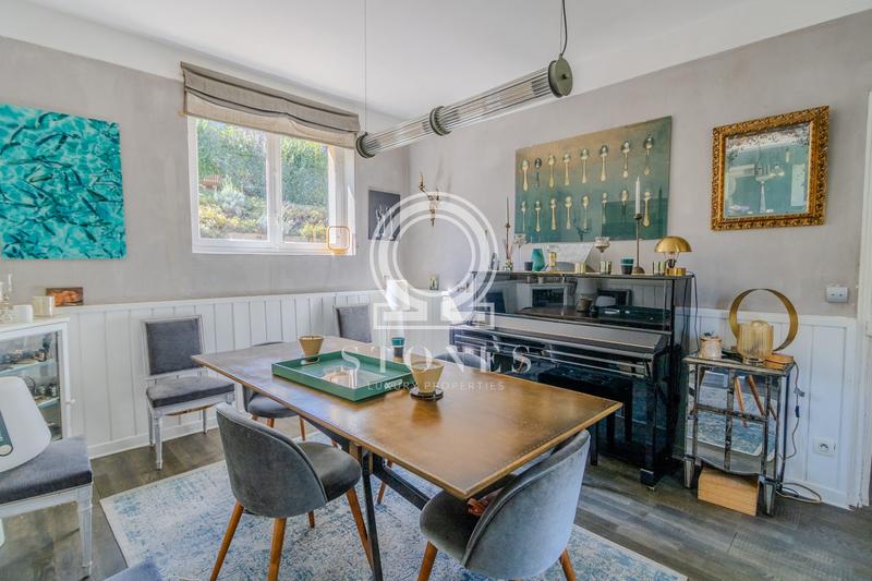 Maison ancienne - 213 m² - 8 pièces