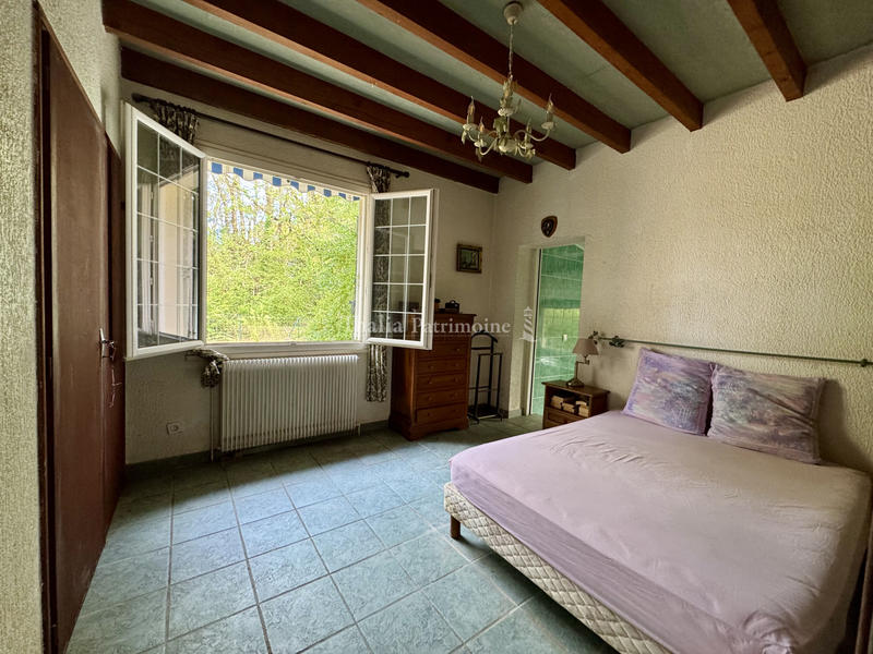 Maison - 232 m² - 8 pièces
