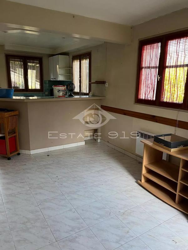 Villa - 215 m² - 9 pièces