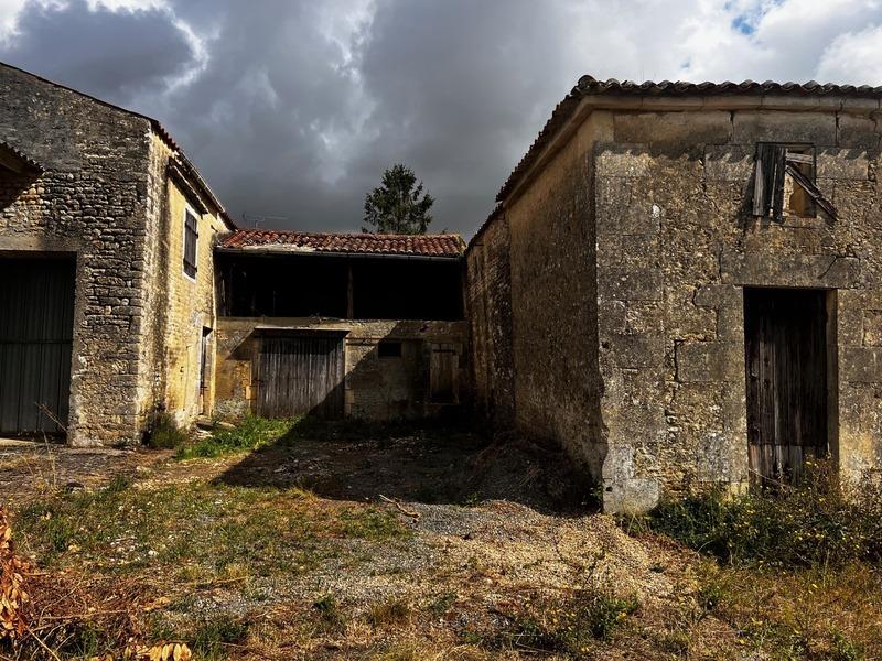 Grange - 170 m² - 1 pièce