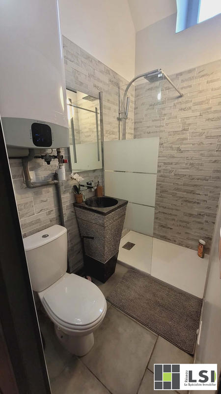 Maison - 240 m² - 10 pièces