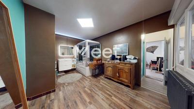 Maison - 220 m² - 6 pièces