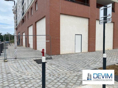 Local commercial - 101 m²