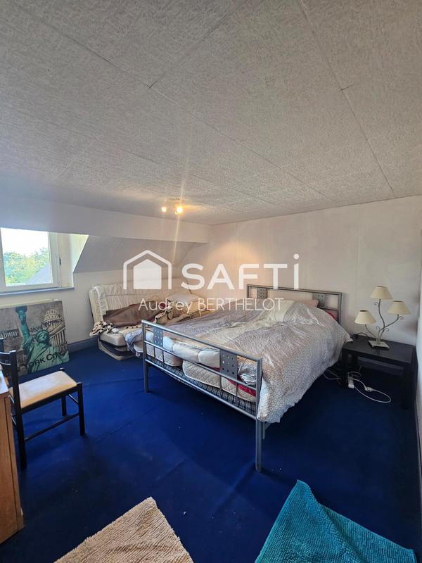 Maison - 256 m² - 8 pièces