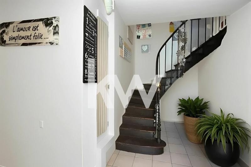 Maison - 186 m² - 6 pièces