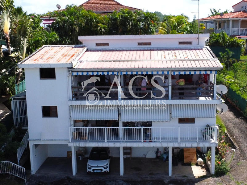 Maison - 227 m² - 8 pièces