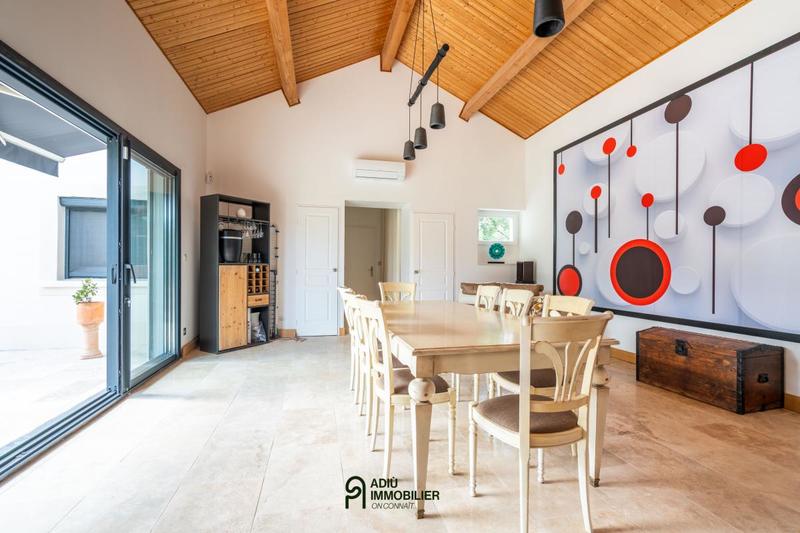 Villa - 290 m² - 10 pièces