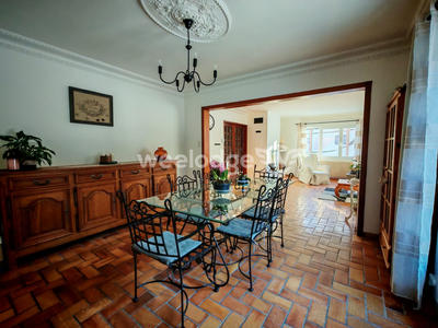 Maison - 262 m² - 10 pièces