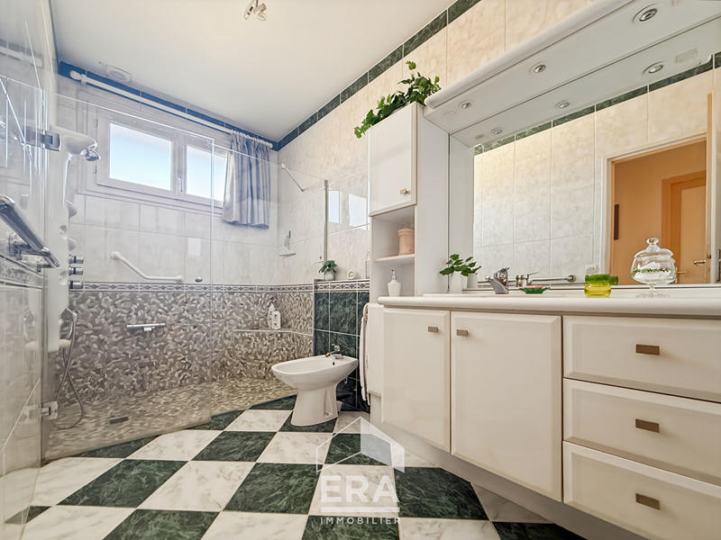 Maison - 152 m² - 7 pièces