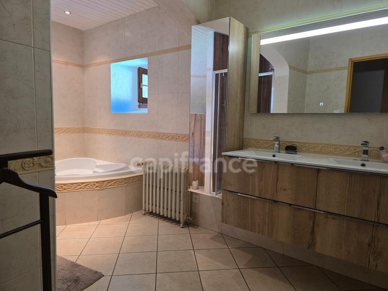 Maison - 158 m² - 5 pièces