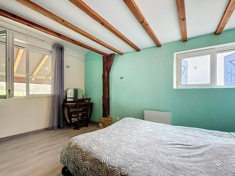 Maison - 270 m² - 12 pièces