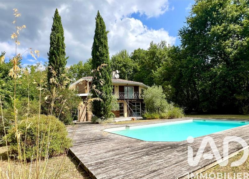 Maison de maîtres - 235 m² - 7 pièces