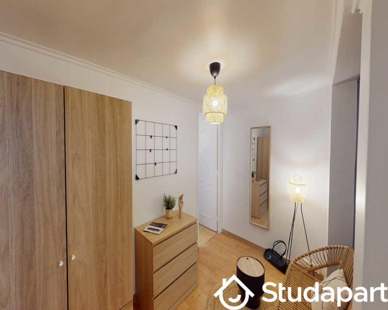 Chambre - 70 m² - 1 pièce