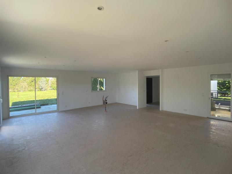 Maison - 196 m² - 9 pièces