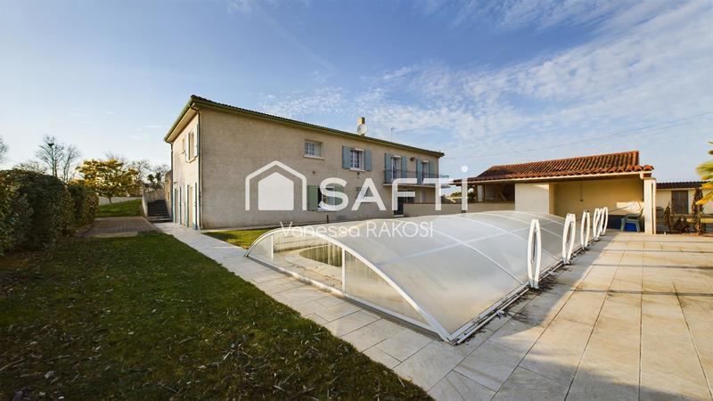 Maison - 360 m² - 8 pièces