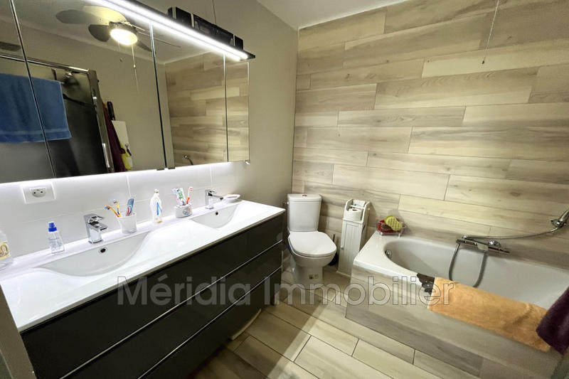 Villa - 168 m² - 6 pièces