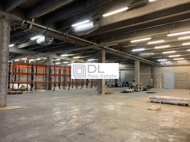 Entrepôt - 2 454 m²