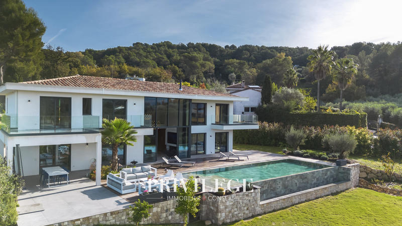 Villa - 340 m² - 8 pièces