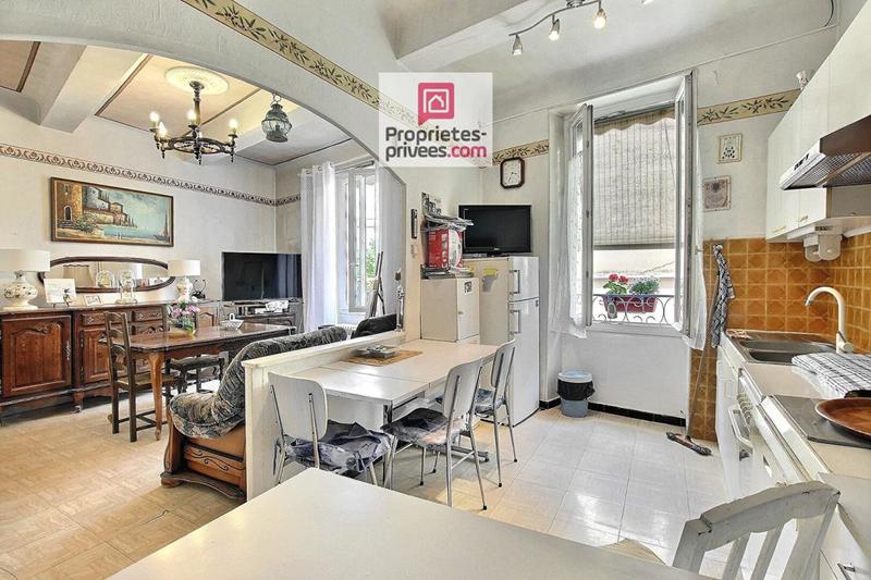 Immeuble - 195 m² - 10 pièces