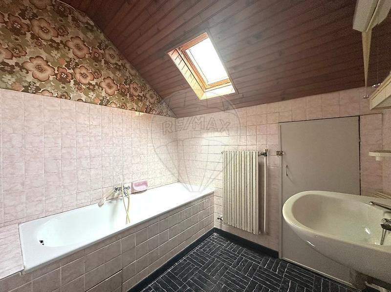 Maison - 181 m² - 9 pièces