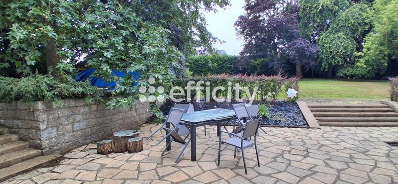 Maison - 208 m² - 10 pièces