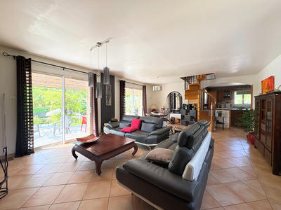 Maison - 167 m² - 6 pièces