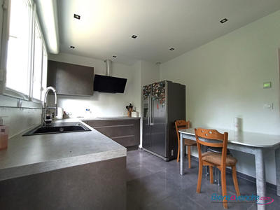 Maison traditionnelle - 100 m² - 5 pièces