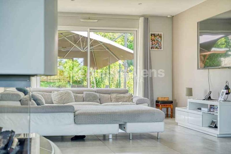 Maison - 210 m² - 8 pièces