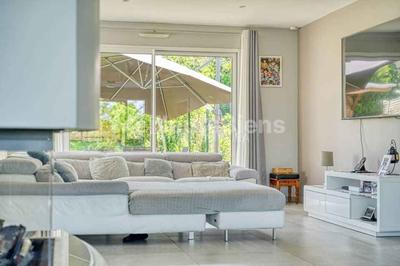 Maison - 210 m² - 8 pièces