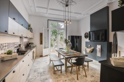 Maison - 251 m² - 12 pièces