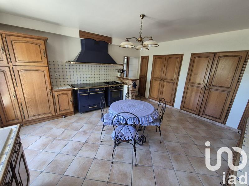 Maison - 210 m² - 8 pièces