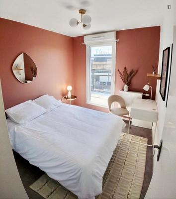 Chambre - 10 m² - 5 pièces