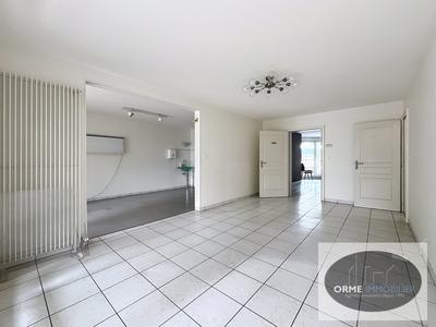 Local d'activités - 112 m² - 5 pièces