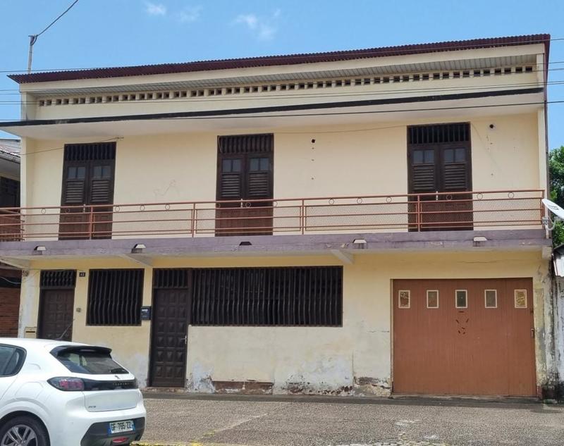 Appartement - 180 m² - 8 pièces