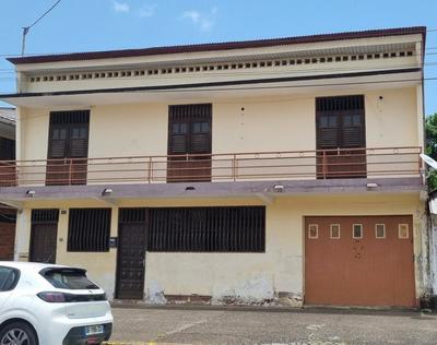 Appartement - 180 m² - 8 pièces