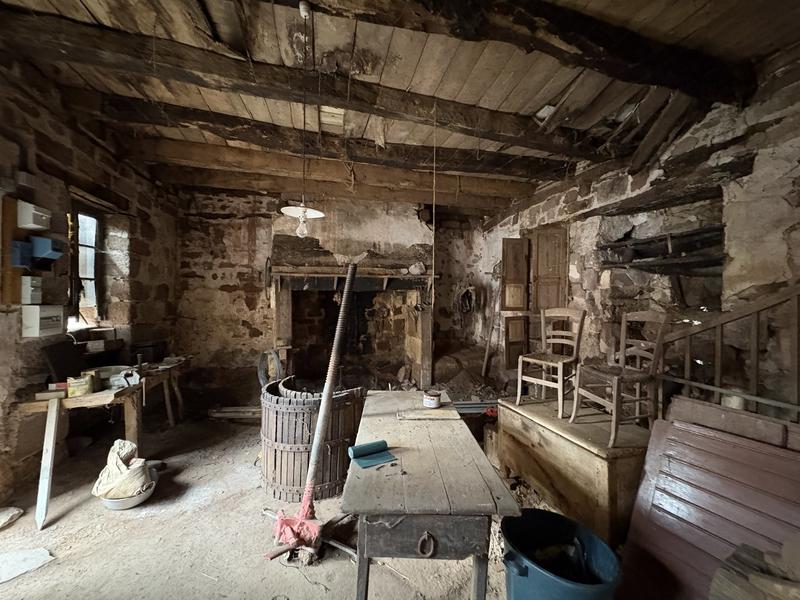 Maison ancienne - 160 m² - 3 pièces