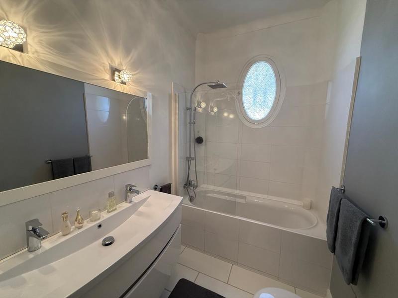 Appartement - 80 m² - 3 pièces