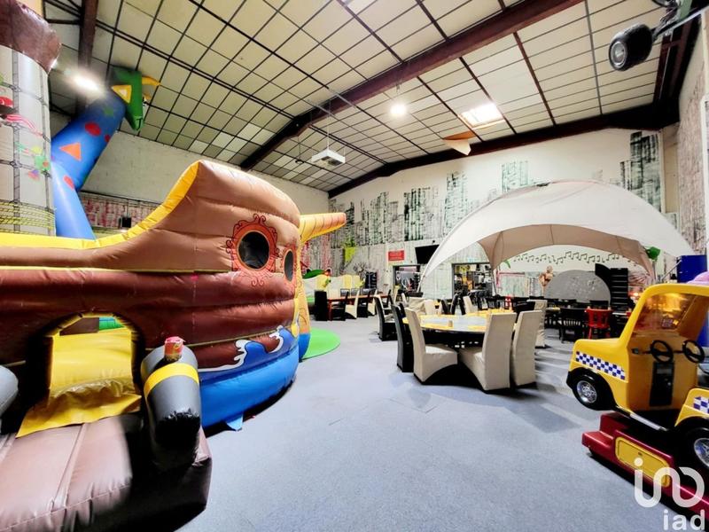 Local commercial - 1 200 m²