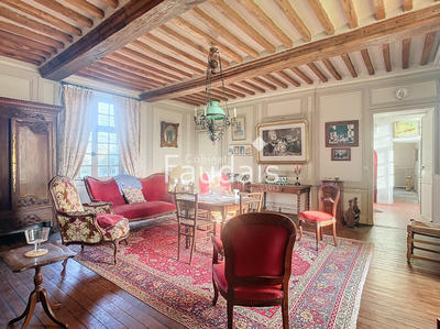 Propriété - 300 m² - 6 pièces