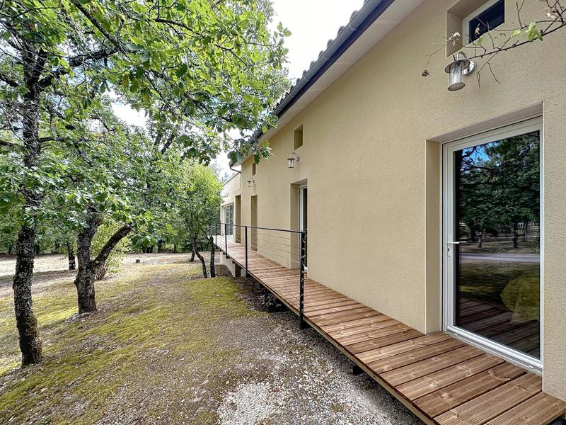 Maison - 320 m² - 9 pièces