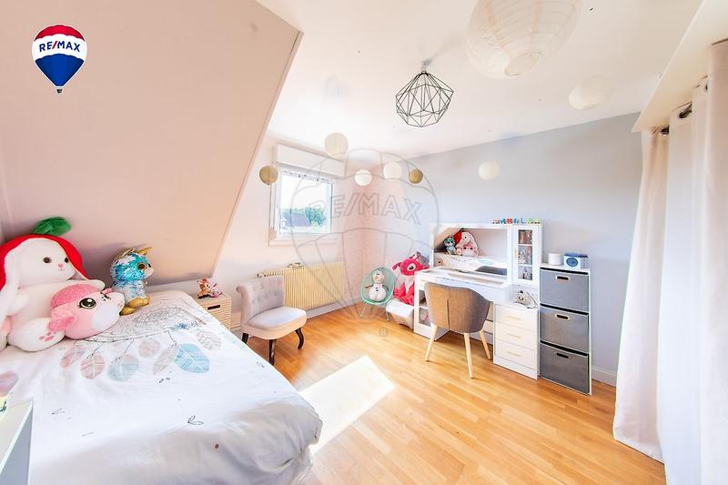 Maison - 137 m² - 6 pièces