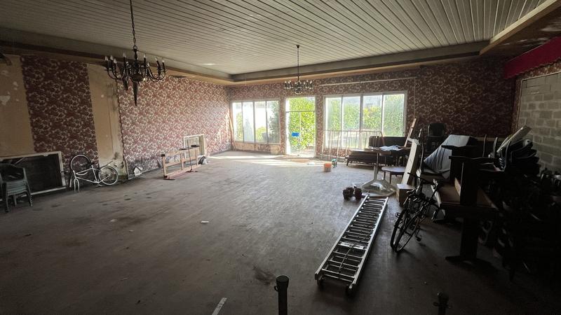 Maison - 200 m² - 1 pièce