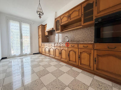 Appartement - 84 m² - 5 pièces