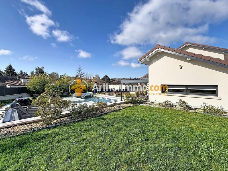 Maison - 140 m² - 5 pièces