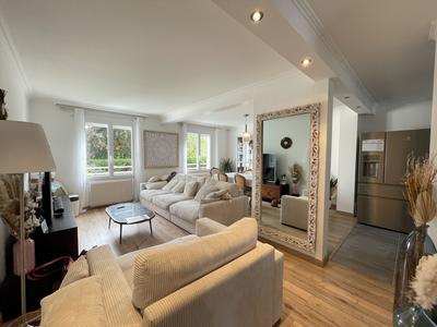 Maison - 93 m² - 5 pièces