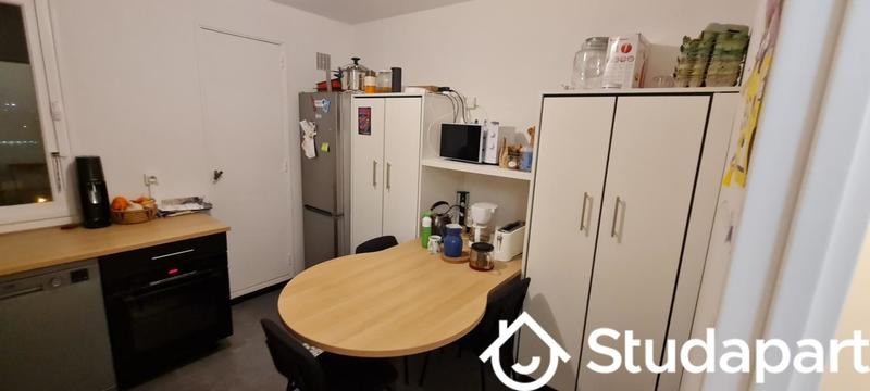 Chambre - 12 m² - 1 pièce