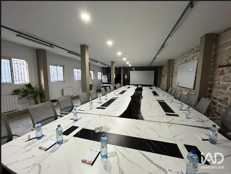 Local commercial - 1 600 m²