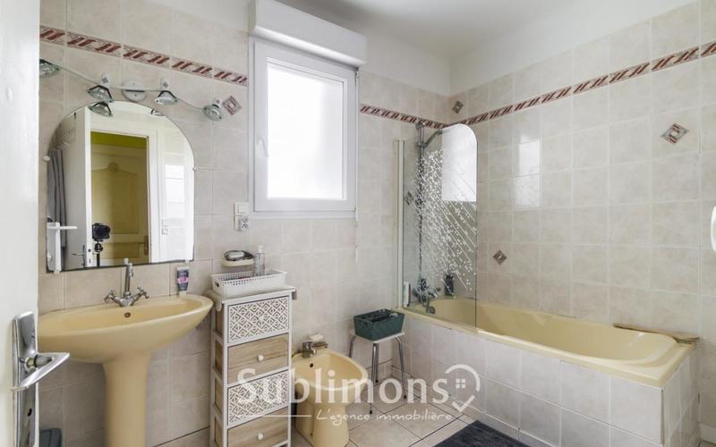 Maison - 93 m² - 5 pièces