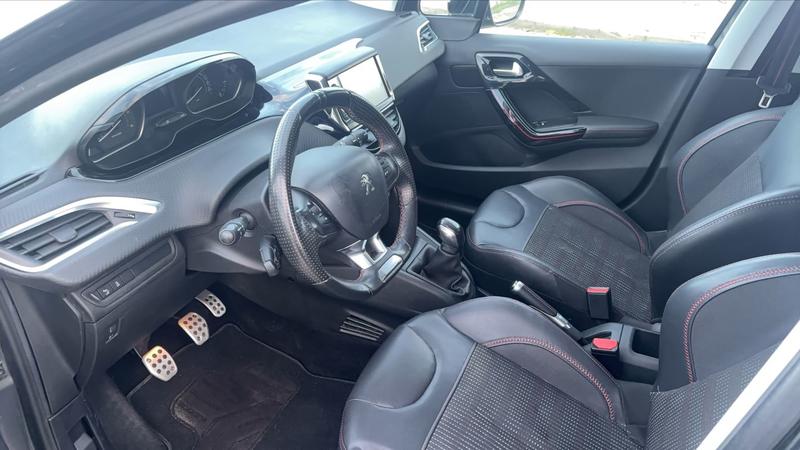 Peugeot 208 1.6 Bluehdi 100 Gt Line